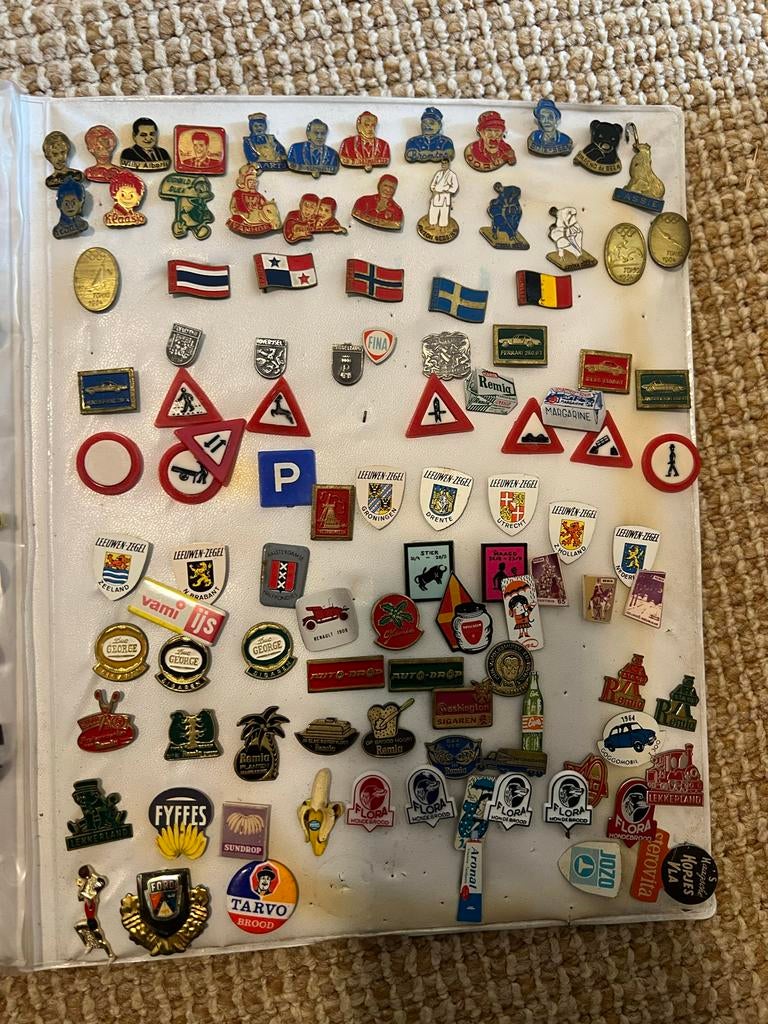 Grote verzameling oude speldjes en pins, Ophalen of Verzenden, Gebruikt, Overige onderwerpen, Speldje of Pin