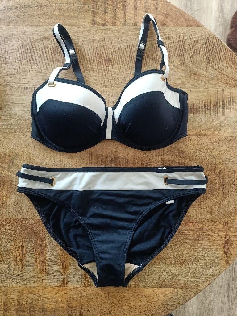 Prima donna bikini 75 E broekje 42 ZGAN zwart wit 75E, Kleding | Dames, Badmode en Zwemkleding, Zwart, Ophalen of Verzenden, Zo goed als nieuw