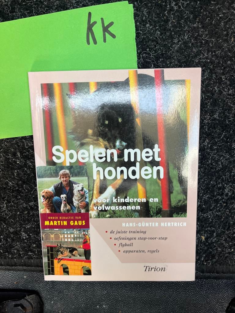 Spelen met honden - Training voor kinderen en volwassenen, Ophalen of Verzenden, Zo goed als nieuw, Honden