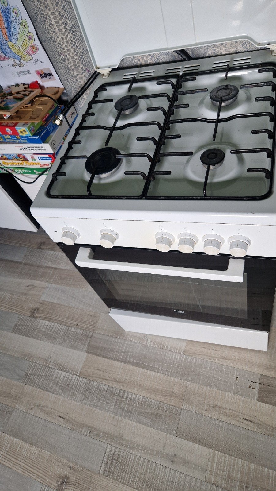 Beko Fornuis met Gas Kookplaat en Oven, Ophalen, Gebruikt, 4 kookzones, Gas
