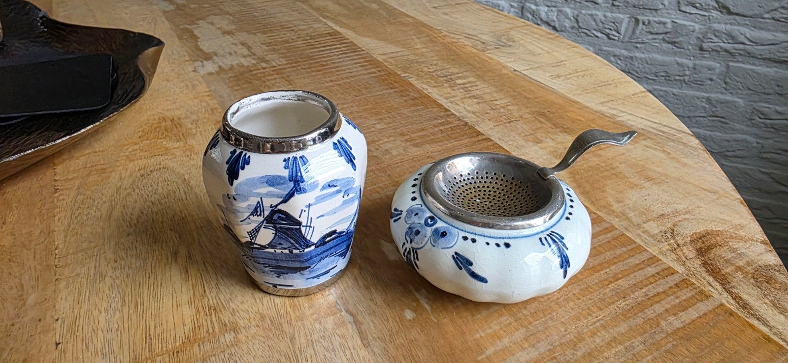 Delfts Blauw theezeefje en vaasje - Handgeschilderd, Ophalen of Verzenden