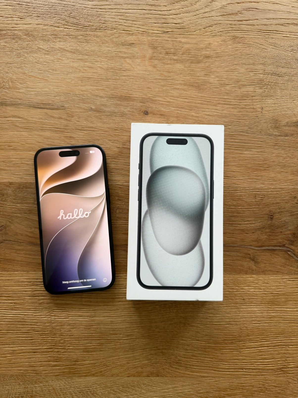 Foto 3 van Apple iPhone 15 128GB – Zwart – Zo goed als nieuw