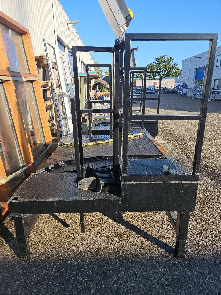 2 Stuks LS Loading System Dock levellers hydraulisch ( 049 ), Ophalen, Gebruikt, Nb, Nb