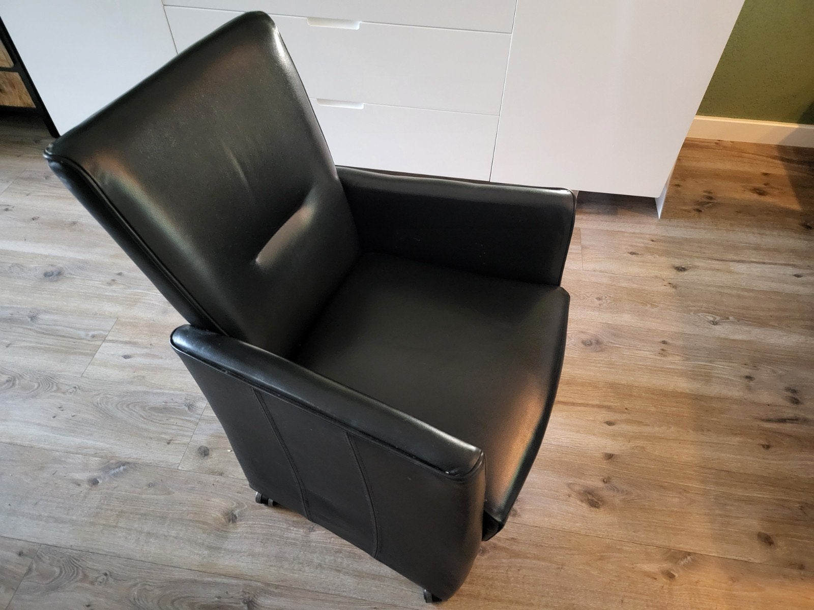Vier Eetkamerstoelen echt Leer, Huis en Inrichting, Fauteuils, Ophalen, Minder dan 75 cm, Leer, Zo goed als nieuw