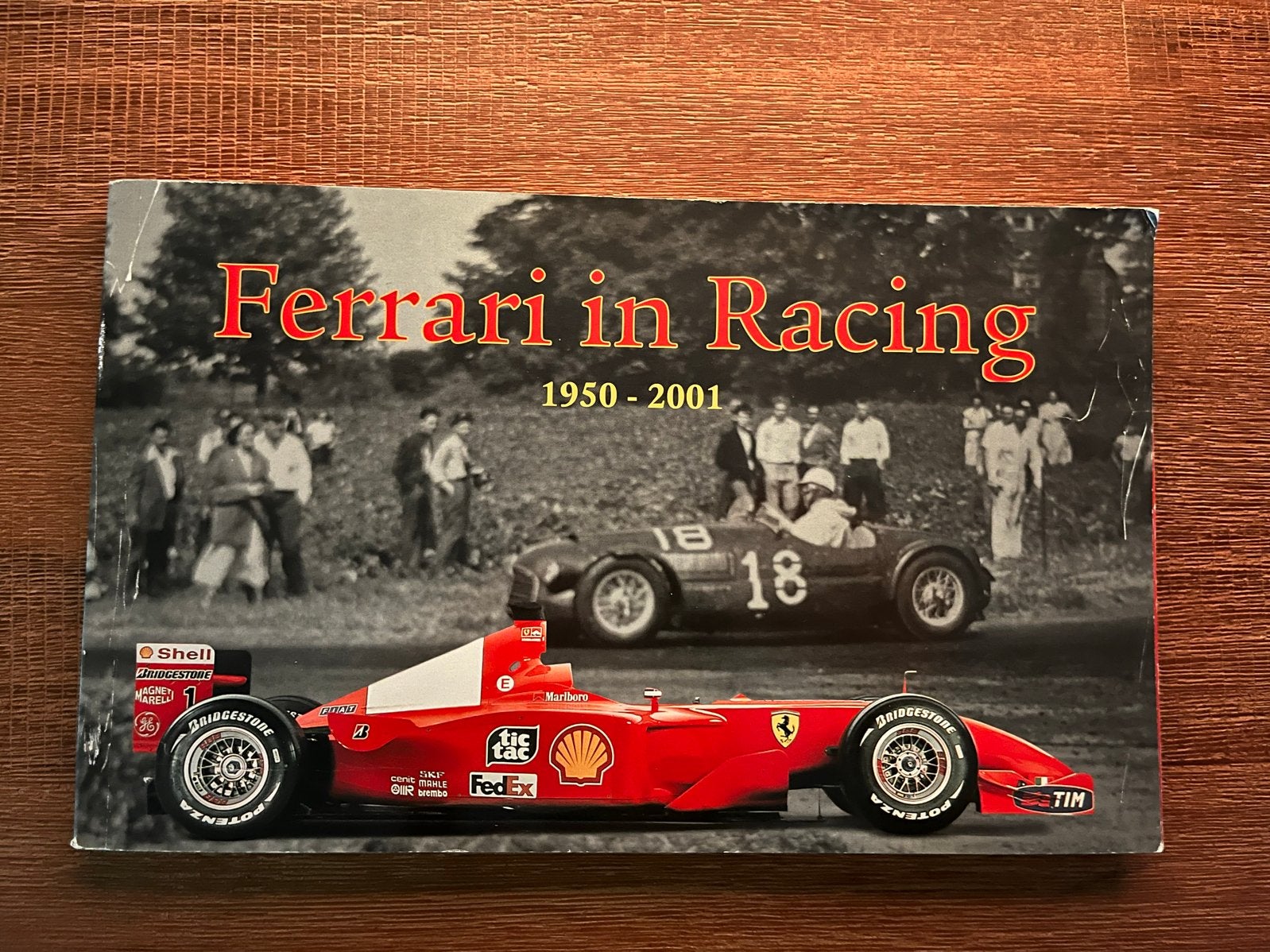 Boek Ferrari in Racing 1950-2001 - Geschiedenis Formule 1, Ophalen of Verzenden, Zo goed als nieuw, Ferrari