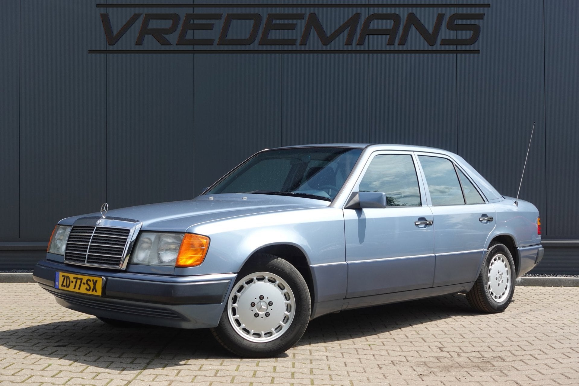 Mercedes-Benz 200-500 (W124) 200 E AIRCO, Auto's, Gebruikt, 680 kg, 4 cilinders, Blauw