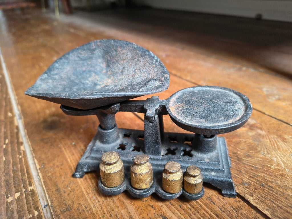 decoratief weegschaaltje van gietijzer, Ophalen of Verzenden, Gebruikt