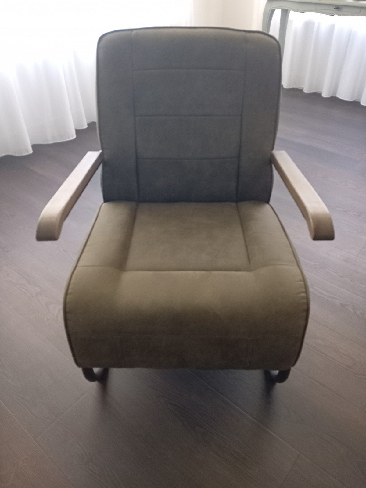 Olijfgroene fauteuil "Ivar" van Leen Bakker, Ophalen, Zo goed als nieuw, Stof