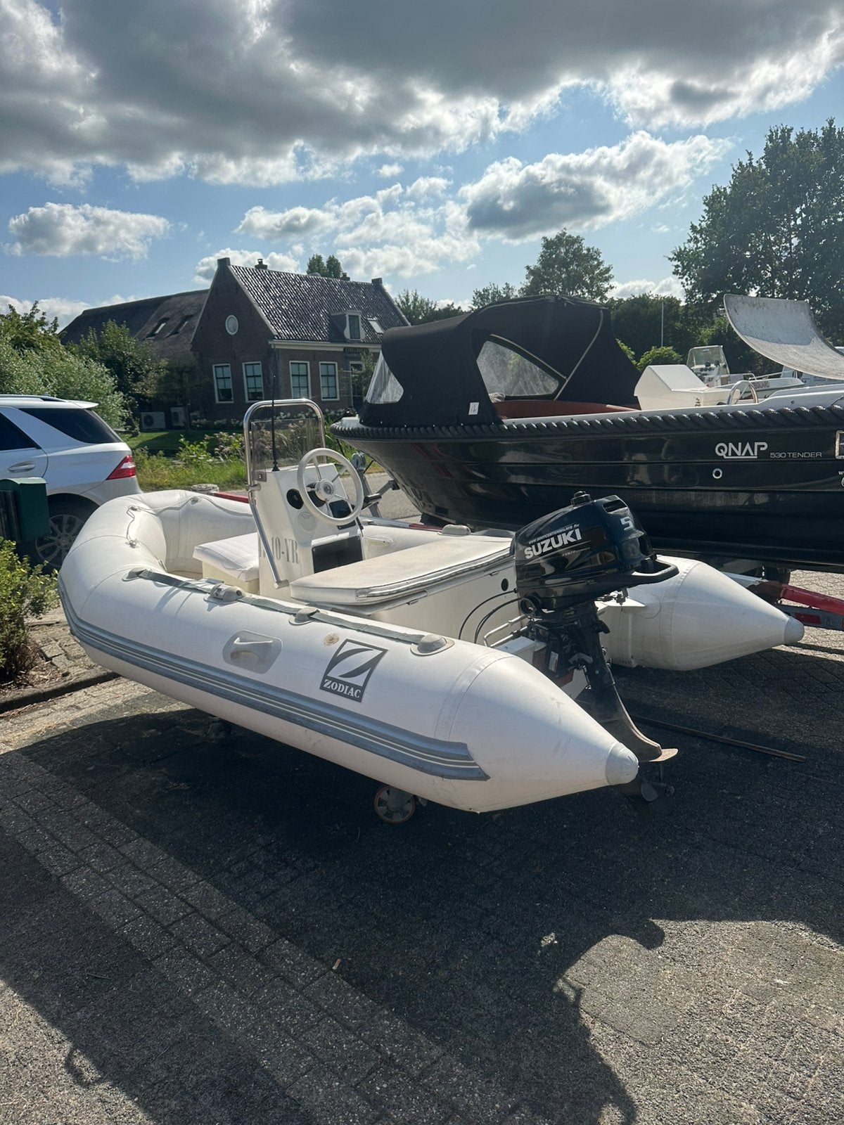 Zodiac 340 Rib suzuki 5 pk 4-takt, Watersport en Boten, Rubberboten, Ophalen, Zo goed als nieuw, Zodiac