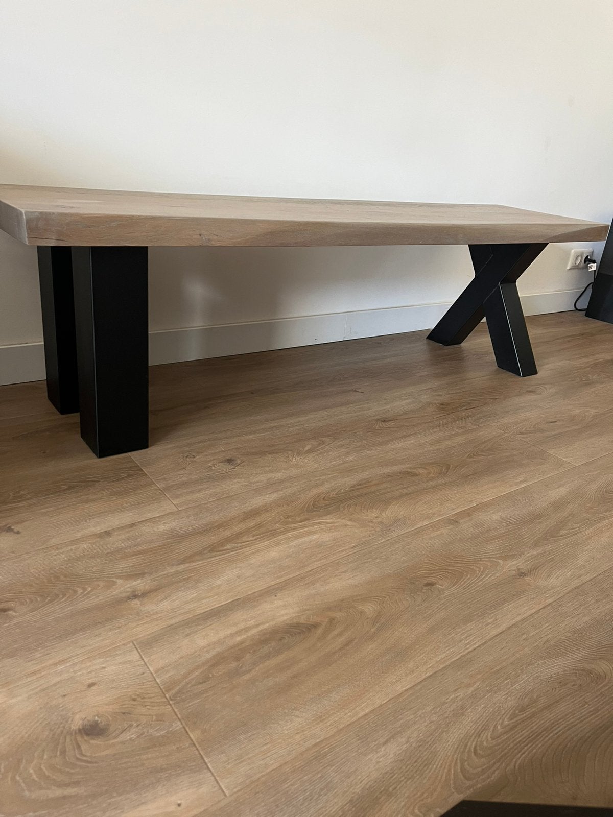 Goossens eiken eetkamerbank met zwarte stalen poten, Huis en Inrichting, Tafels | Eettafels, Ophalen, 150 tot 200 cm, 200 cm of meer