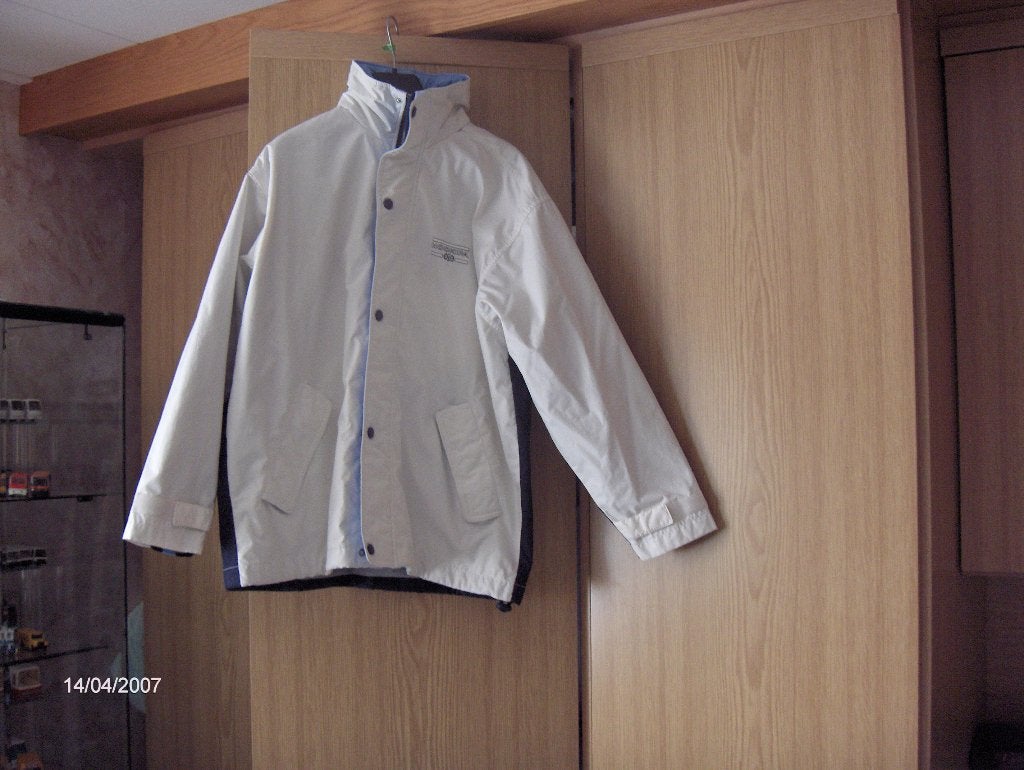 Goedkope off white gevoerde zomer jas HOOKIPA mt 164 prima, Gebruikt, Ophalen of Verzenden, Jongen, HOOKIPA