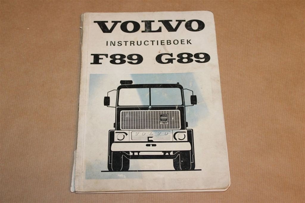 Volvo F89 G89 ca. 1971 — Instructieboek met Schema, Ophalen of Verzenden