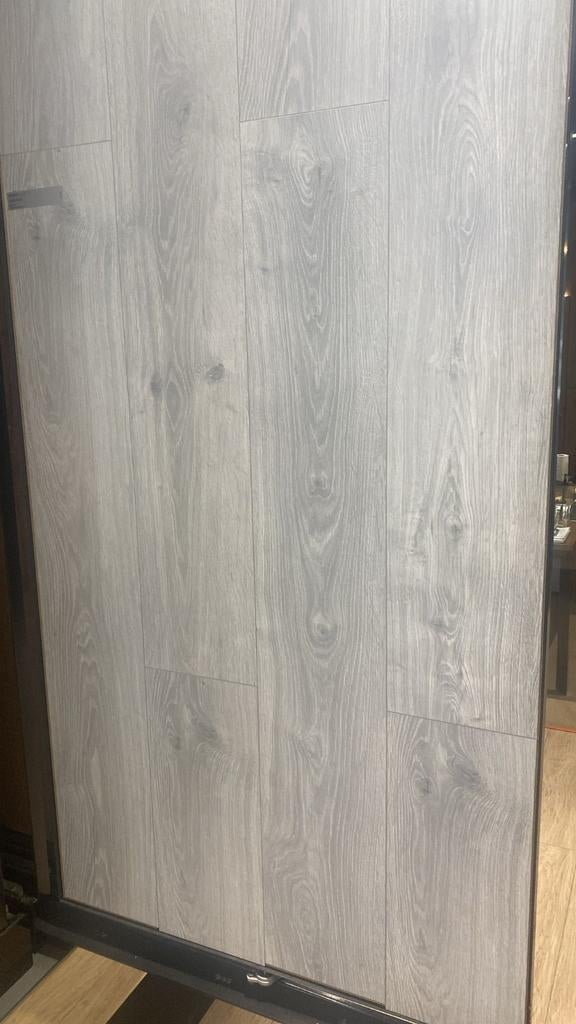 Laminaat All-in Deal: 8mm V-groef incl. leggen, Kunststof, Nieuw, Ophalen of Verzenden, 10 m² of meer