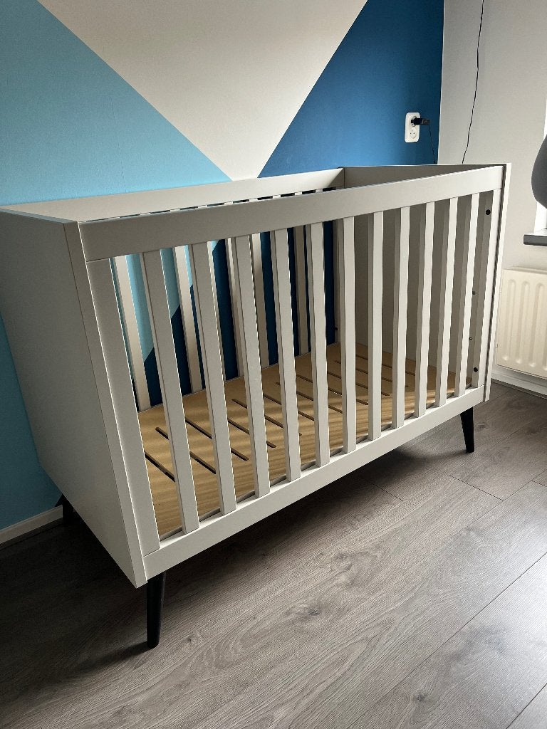 Ledikant en Commode, Kinderen en Baby's, Kinderkamer | Complete kinderkamers, Ophalen, Zo goed als nieuw, Jongetje of Meisje