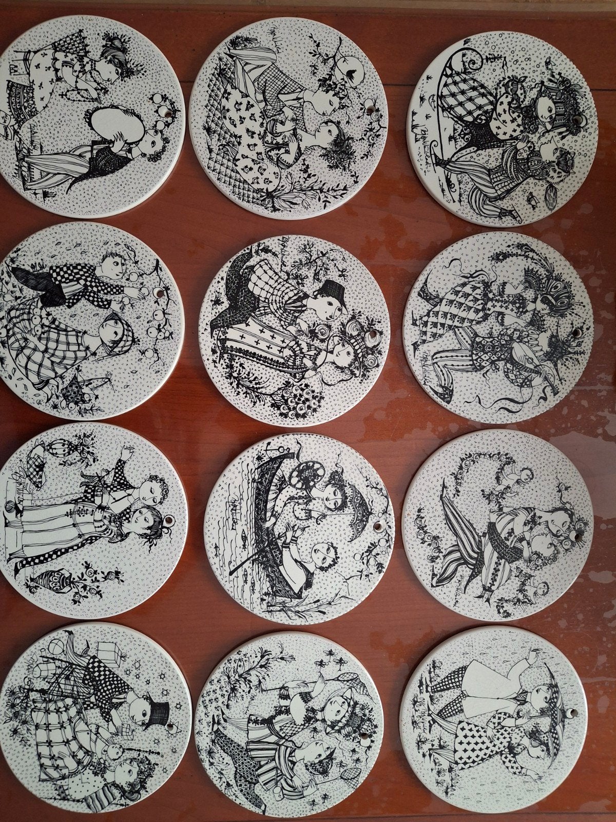 12 Deense maandborden van Nymolle Denmark, Antiek en Kunst, Antiek | Wandborden en Tegels, Ophalen of Verzenden