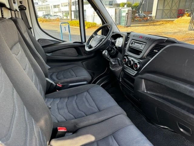 Iveco Daily 35C12 Euro 6 Bakwagen met Laadbak 179.000km Airc, 13 km/l, Gebruikt, Iveco, Verwarmde buitenspiegels