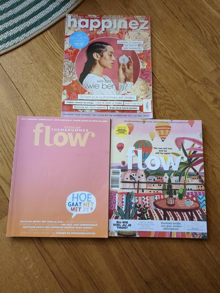 Flow en happinez tijdschriften, Ophalen of Verzenden, Gelezen, Damesbladen