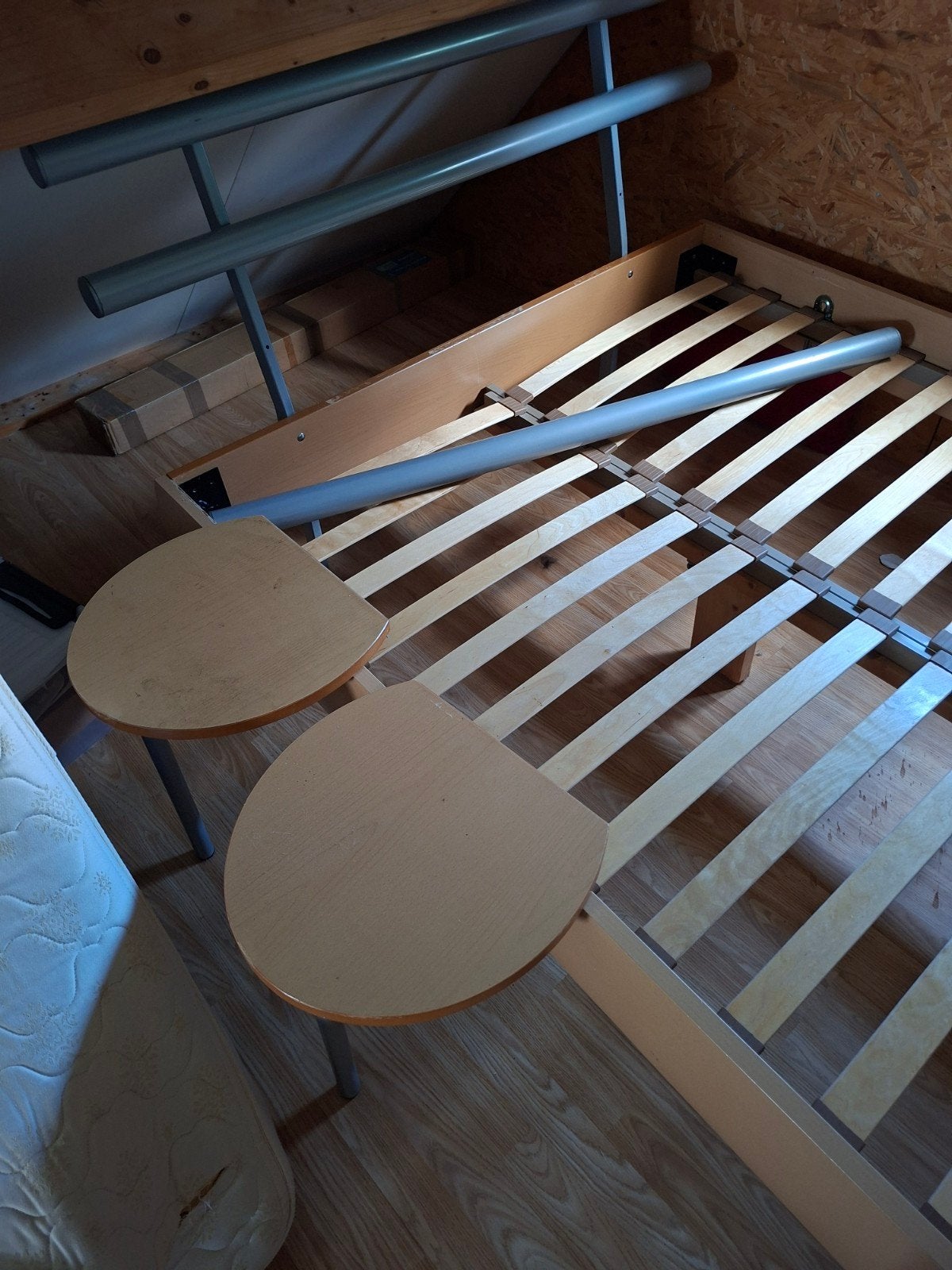 TWEEPERSOONS BED 140X200, Ophalen, Tweepersoons, 140 cm, Zo goed als nieuw