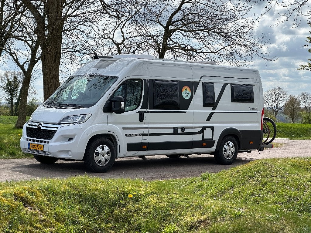 Adria Twin Axess 640 SL buscamper - instapklaar met extra's, Caravans en Kamperen, Campers, Buscamper of Camperbus, Luifel, Ringverwarming