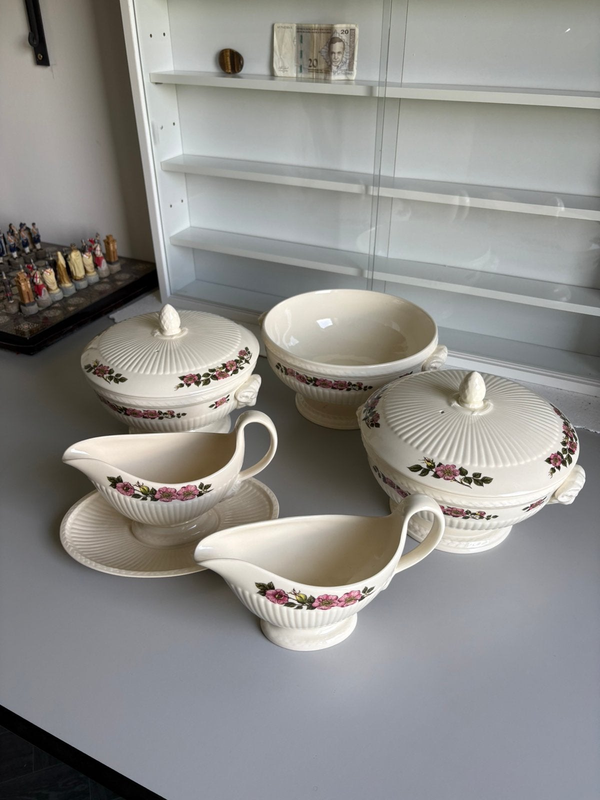 Wedgwood Briar Rose Servies 5-delig | Edme vorm | Ramskoppen, Antiek en Kunst, Ophalen of Verzenden