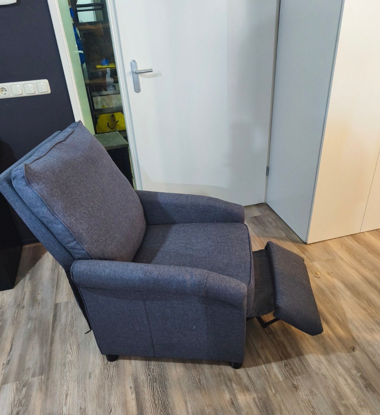 Comfortabele grijze relaxfauteuil met 2 standen, Ophalen of Verzenden