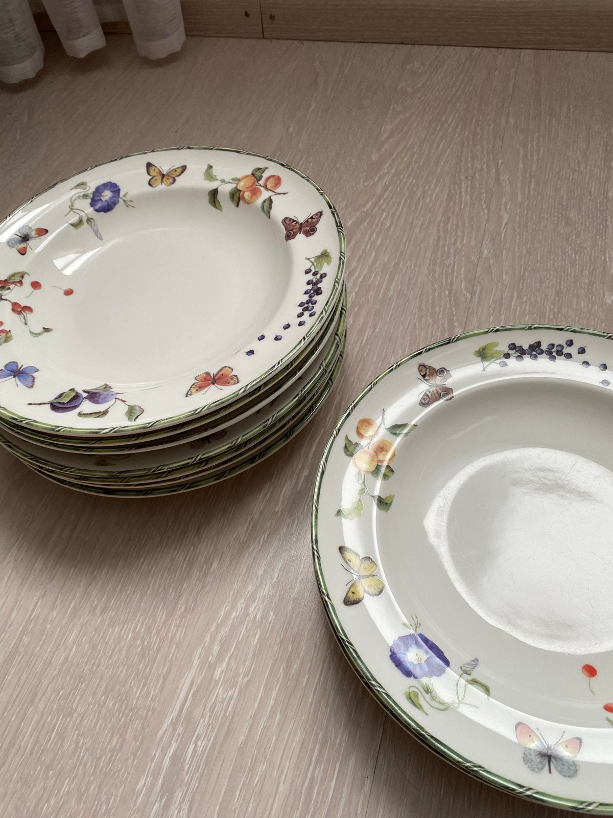 Tien diepe borden 'Fruit & Flowers' van JBS Home Collection, Gebruikt, Overige merken, Keramiek, Landelijk/Boerenbont