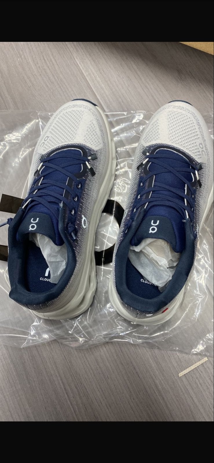 On Cloud hardloopschoenen - Nieuw in doos, Ophalen of Verzenden, Nieuw, Wit, Sneakers of Gympen