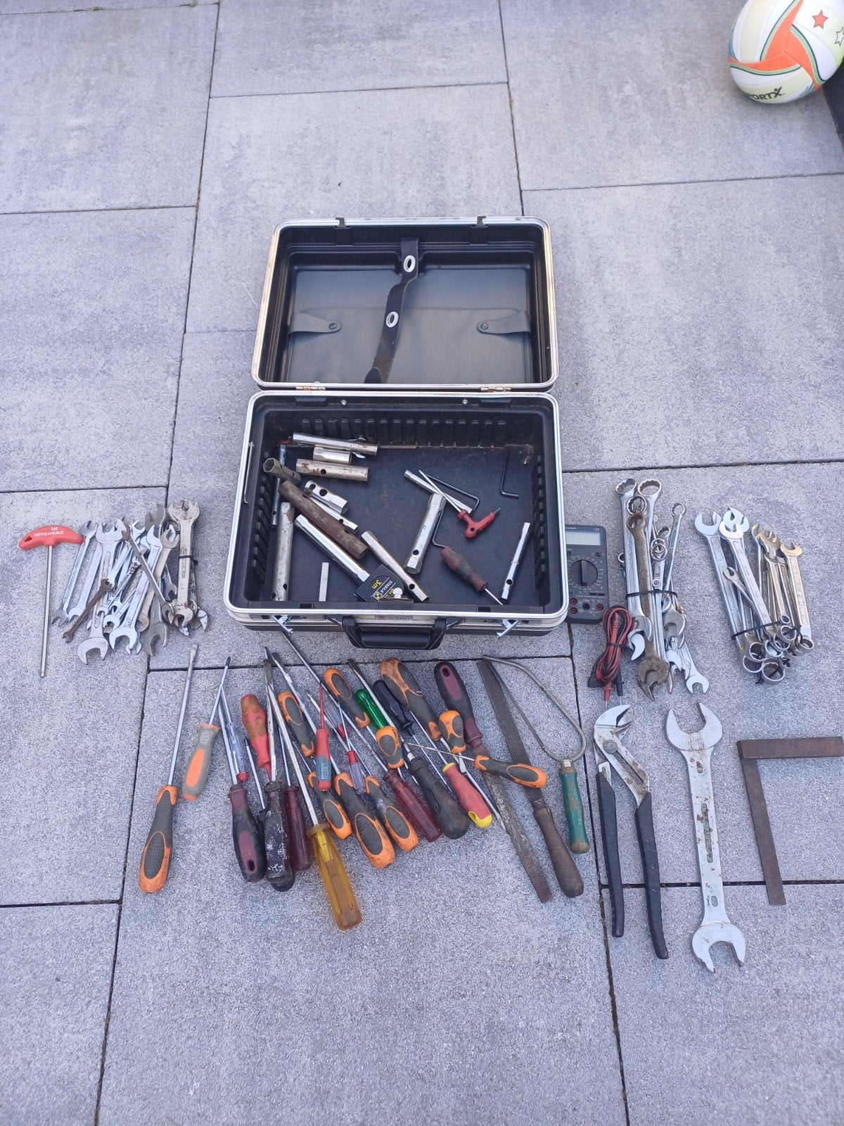 Gereedschapskoffer met diverse handgereedschappen, Doe-het-zelf en Verbouw, Gereedschap | Handgereedschap, Gebruikt, Ophalen