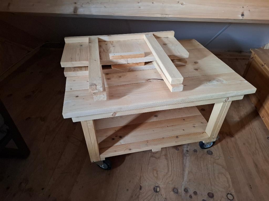 verrijdbare buitentafel, Tuin en Terras, Tuintafels, Ophalen, Zo goed als nieuw, Rechthoekig, Hout