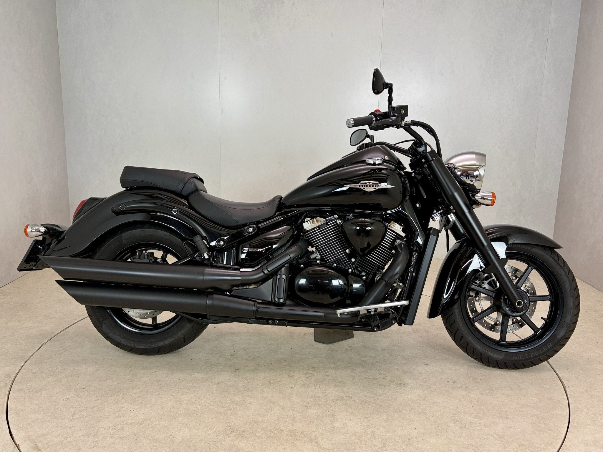 Suzuki INTRUDER C1500T (bj 2013), Lange Dreef 12
4131NH  Vianen, NL, Suzuki, Chopper, Bedrijf