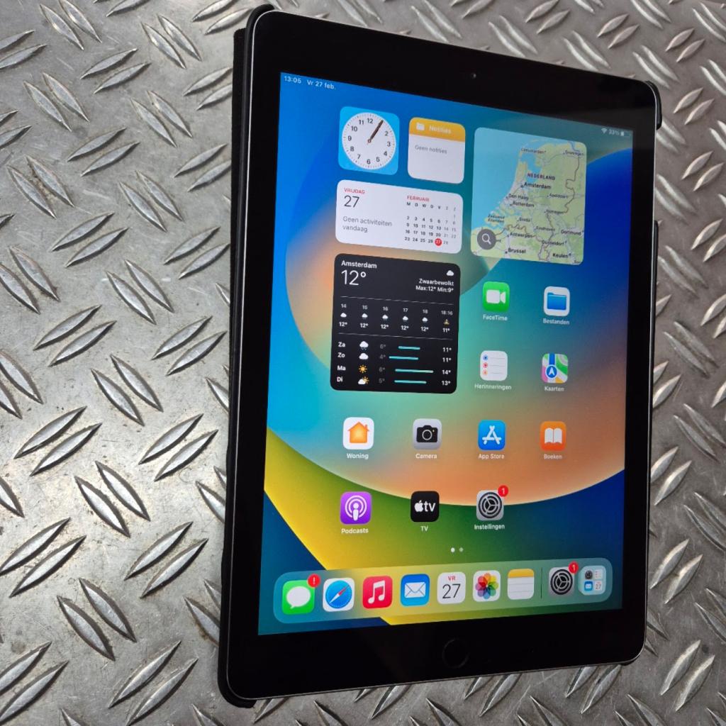 Apple iPad 2017 (5de gen) 32GB Gray Nette staat, Computers en Software, Apple iPads, Apple, Zo goed als nieuw, Support@apple.com