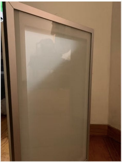 Wandkast met milky glasdeur (40 x 67 x 21 cm), Ophalen, Zo goed als nieuw, Minder dan 150 cm, Minder dan 100 cm