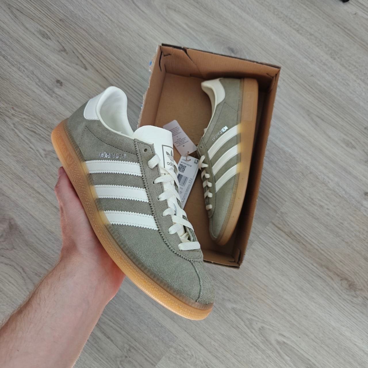 Adidas München sneakers - Nieuw in doos - Maat 42 2/3, Verzenden, Nieuw, Grijs, Sneakers of Gympen