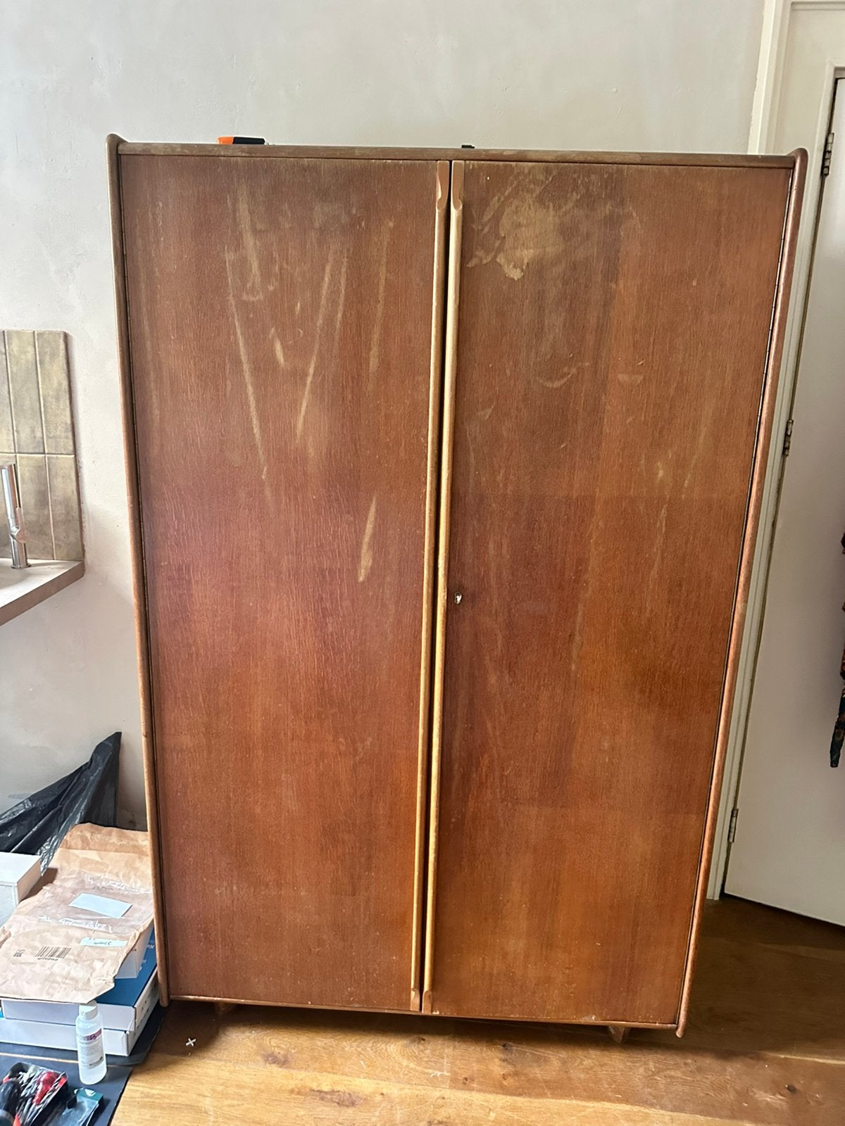 Vintage houten kledingkast met planken, Huis en Inrichting, Kasten | Kledingkasten, Ophalen, Gebruikt, 100 tot 150 cm, 150 tot 200 cm