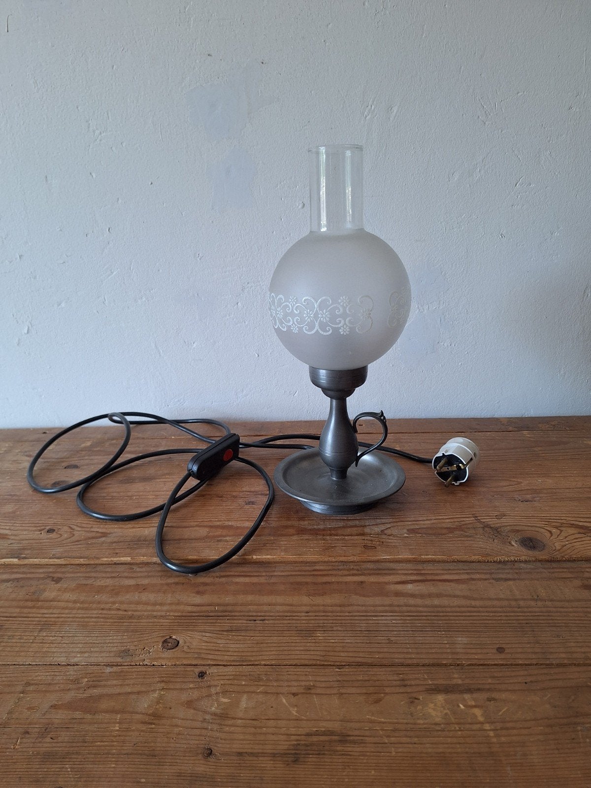 Vintage olielampstijl tafellamp met matglazen kap, Ophalen