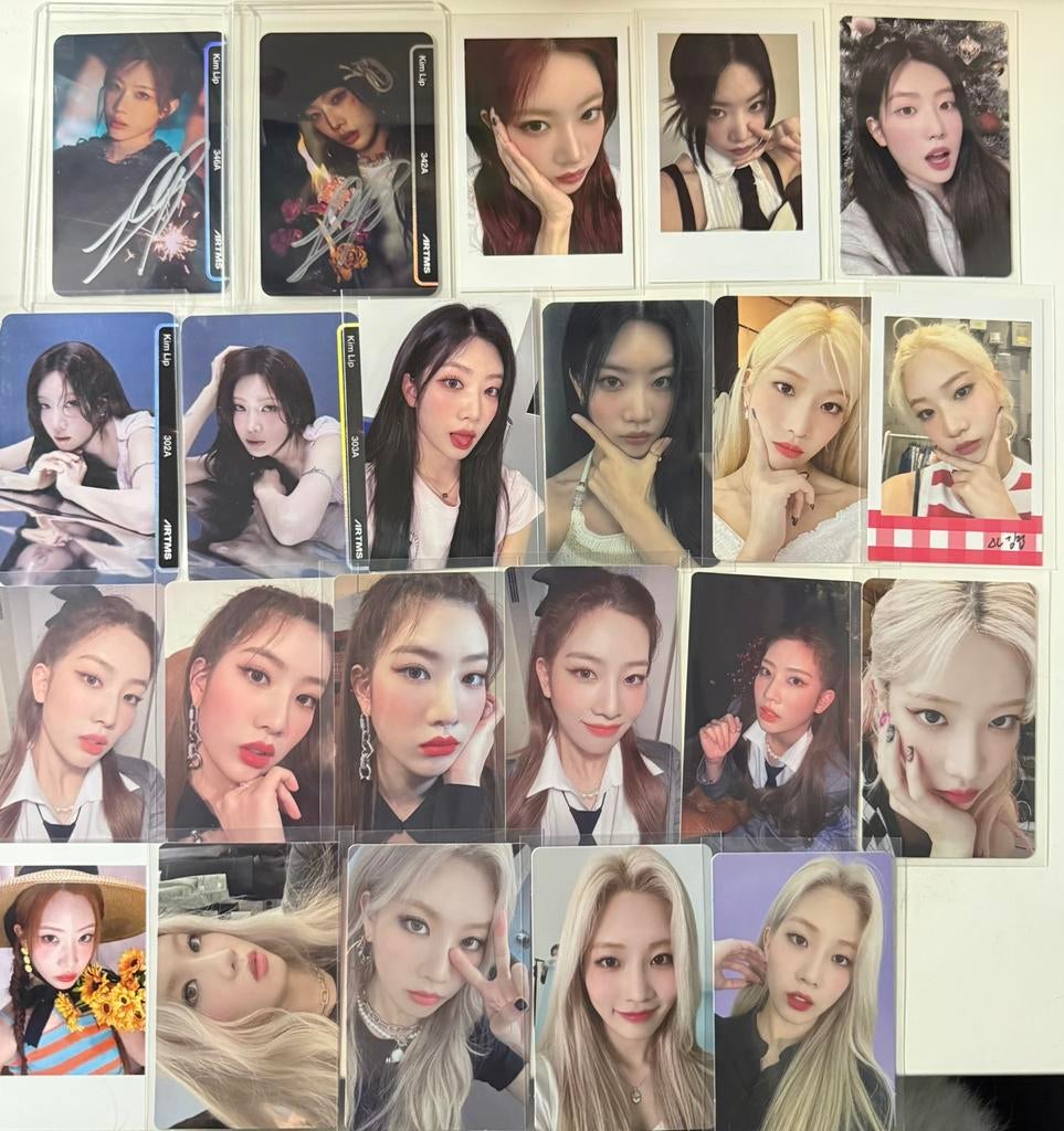 loona artms photocard kimlip kim lip, Ophalen of Verzenden, Zo goed als nieuw, Aziatisch