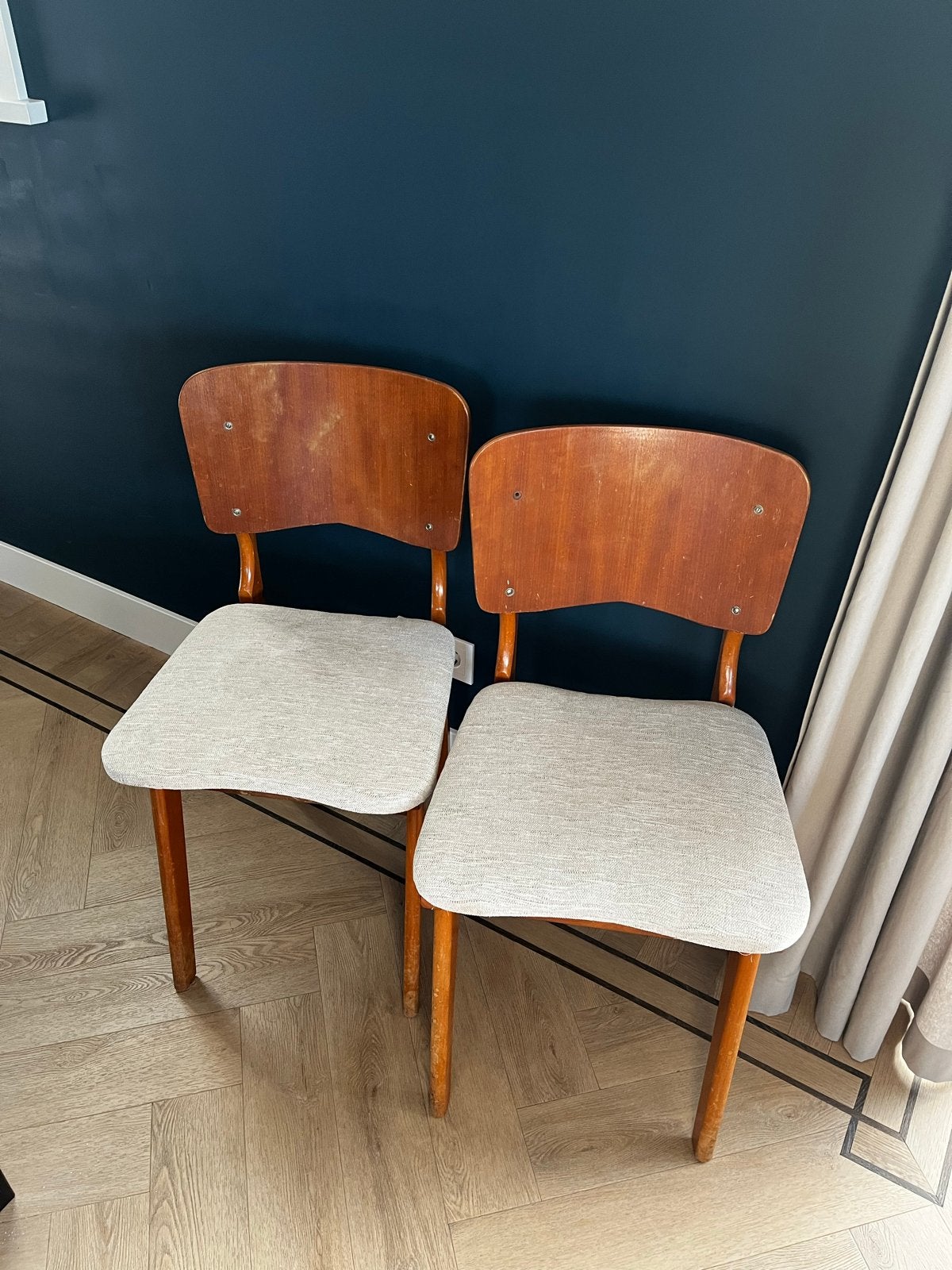 Set van 2 vintage stoelen met houten frame en stoffen zittin, Ophalen
