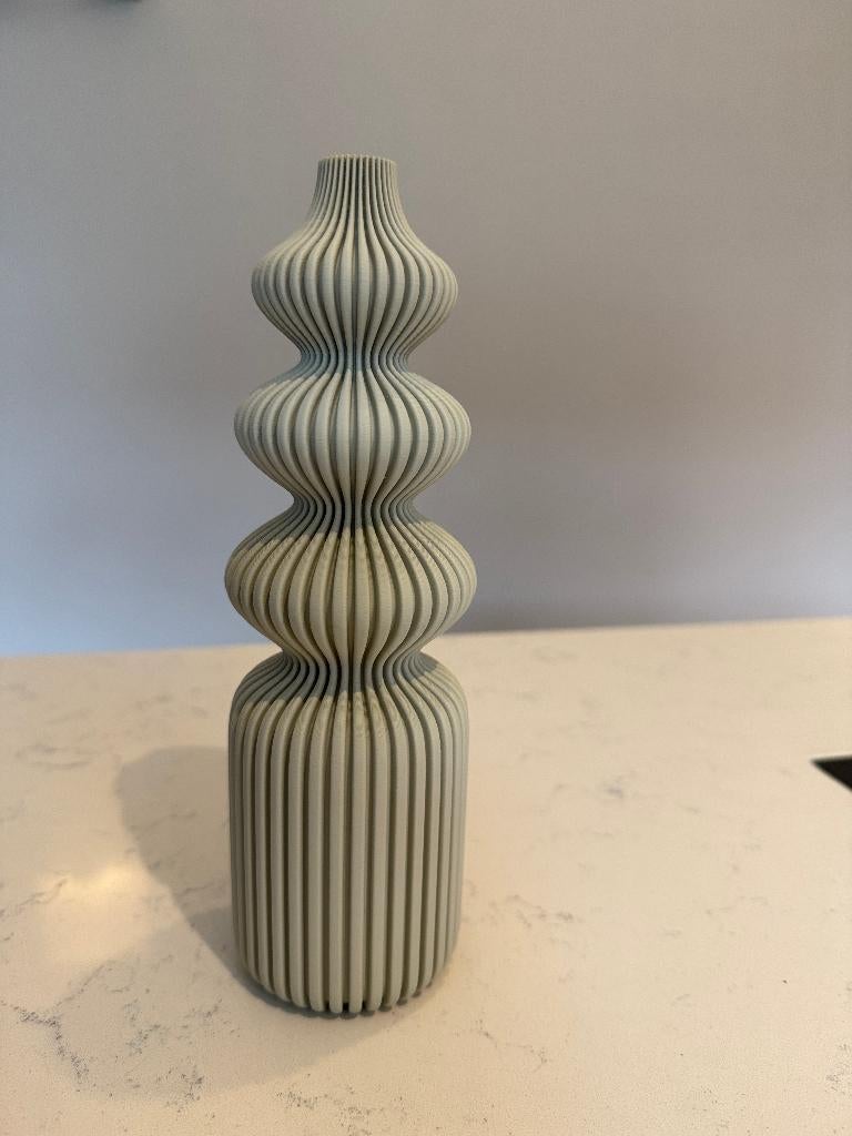 Luxe 3D-Geprinte Vaas Mila – 22 cm – Gratis Verzending, Kunststof, Overige kleuren, Nieuw, Ophalen of Verzenden