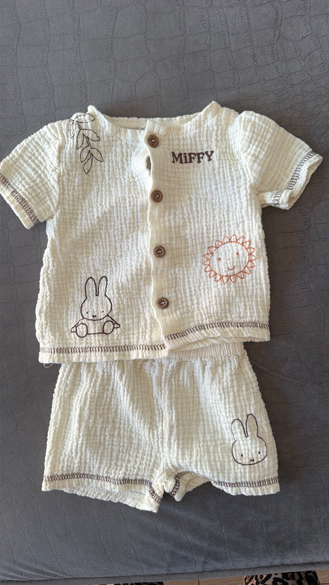 Pakje van nijntje baby, Ophalen of Verzenden, Zo goed als nieuw, Maat 74