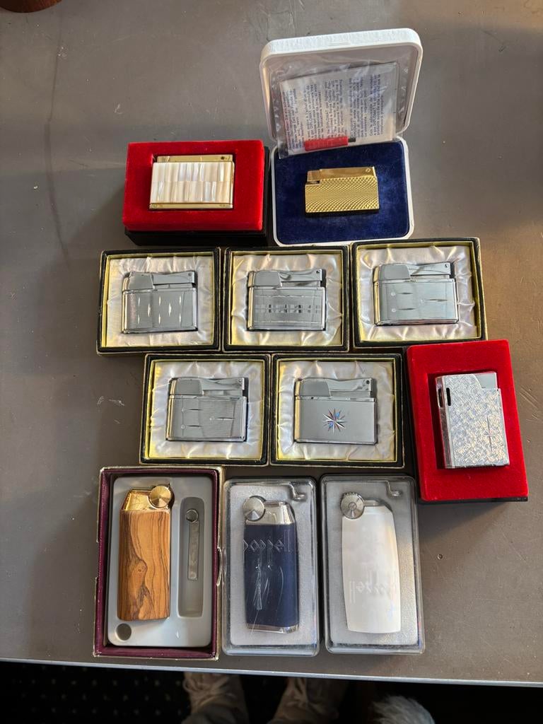 New old stock aanstekers., Verzamelen, Rookartikelen, Aanstekers en Luciferdoosjes, Ophalen of Verzenden, Aansteker