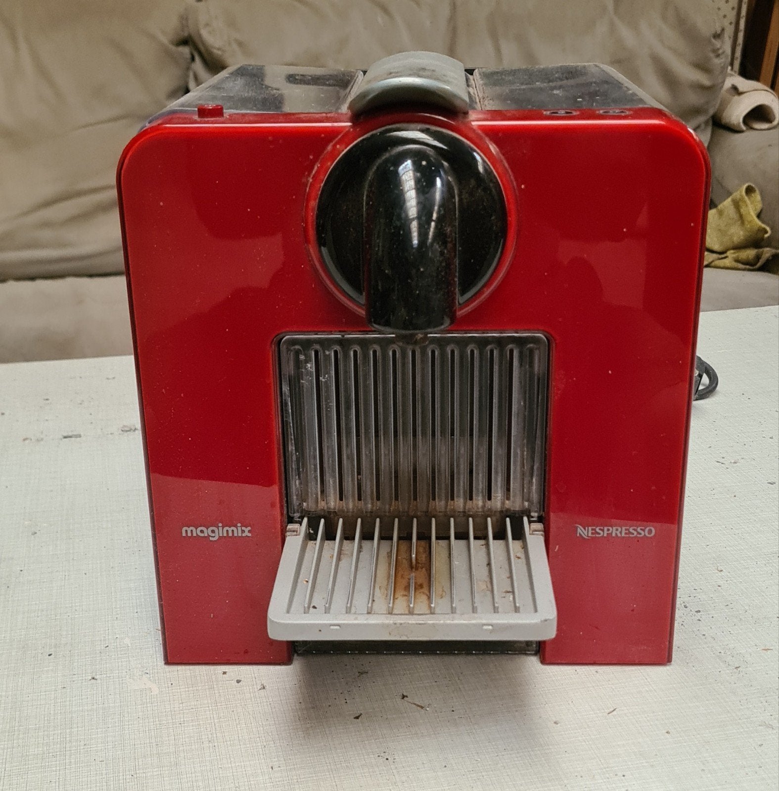 Magimix M220 Nespresso Koffiemachine Rood, Witgoed en Apparatuur, Koffiezetapparaten, Ophalen, Koffiepads en cups, Gebruikt, Espresso apparaat