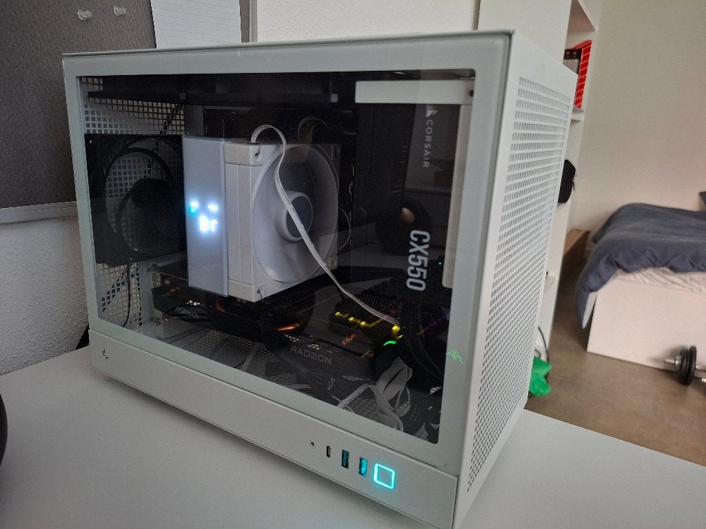 Gaming PC / 16gb ddr5 / rx 6600 /i3-12100f / 1tb ssd, Computers en Software, Ophalen, Zo goed als nieuw, Gaming, SSD