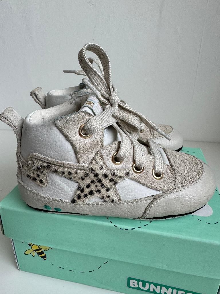 Witte Bunnies gympen maat 23, Meisje, Schoenen, Ophalen of Verzenden, Zo goed als nieuw