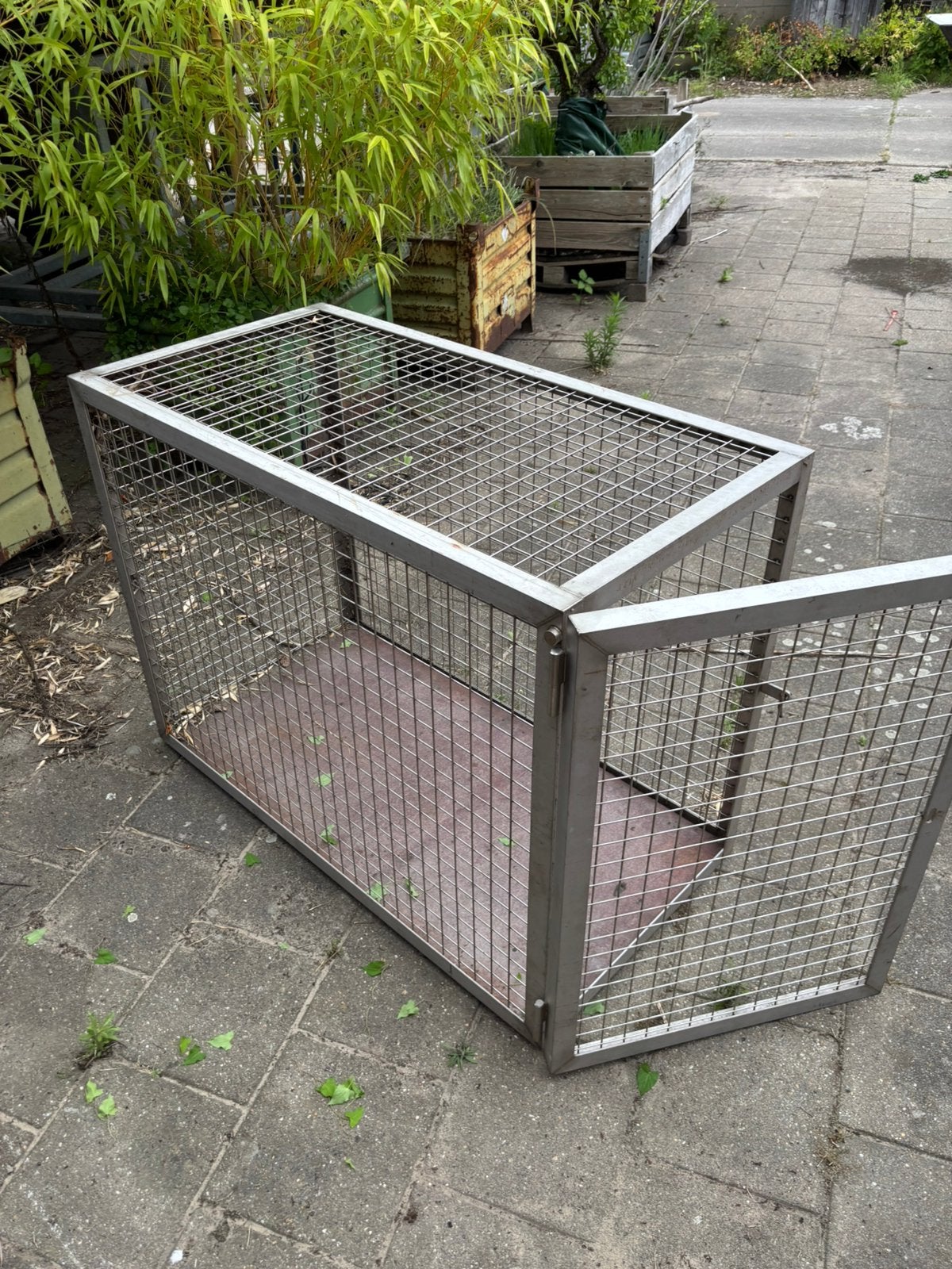 Hondenhok zwaar metaal, Dieren en Toebehoren, Hondenhokken, Ophalen of Verzenden, Zo goed als nieuw, 110 cm of meer