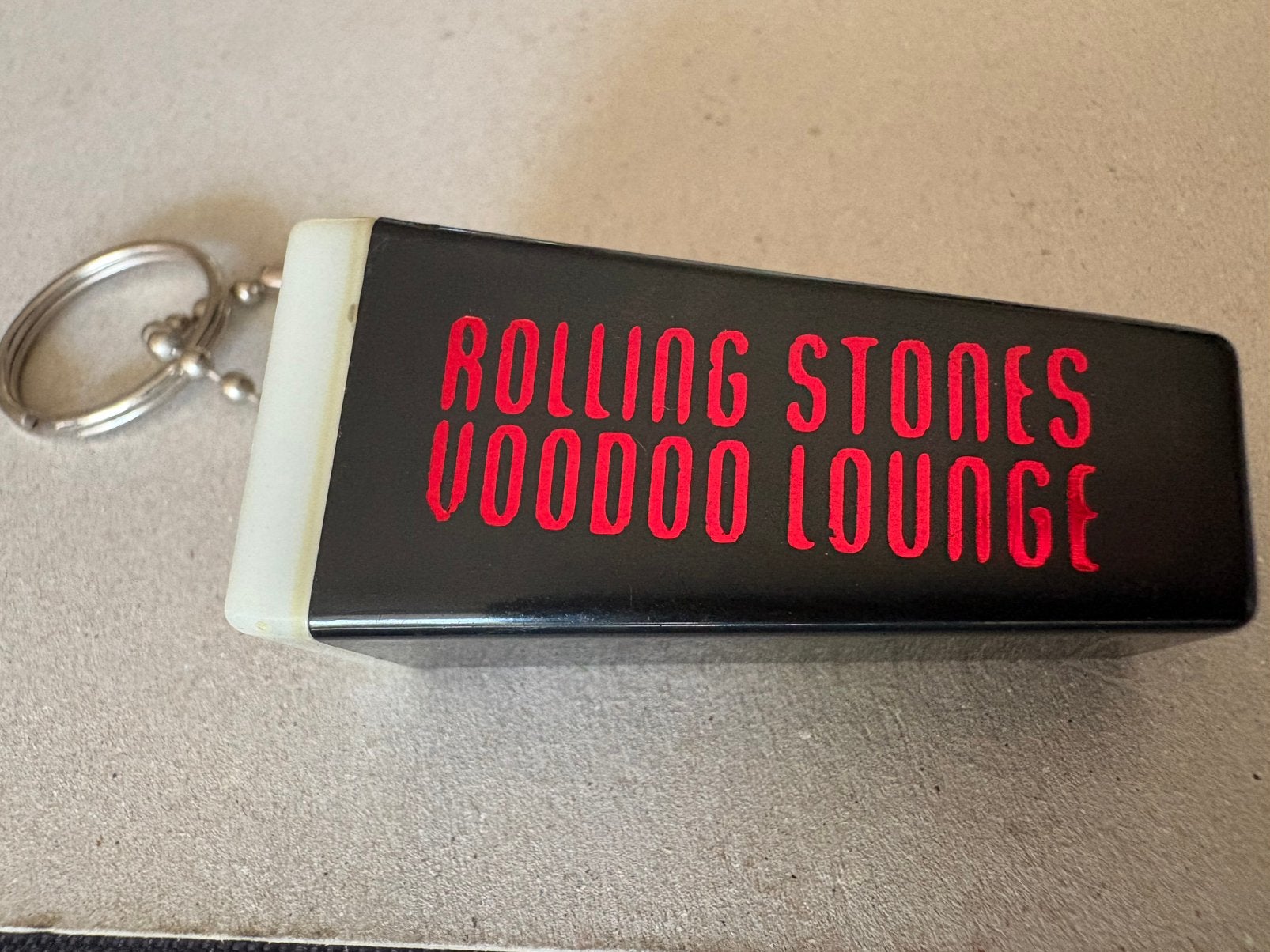 Rolling Stones Sleutelhanger Voodoo Lounge 1994 viewer, Ophalen of Verzenden, Zo goed als nieuw