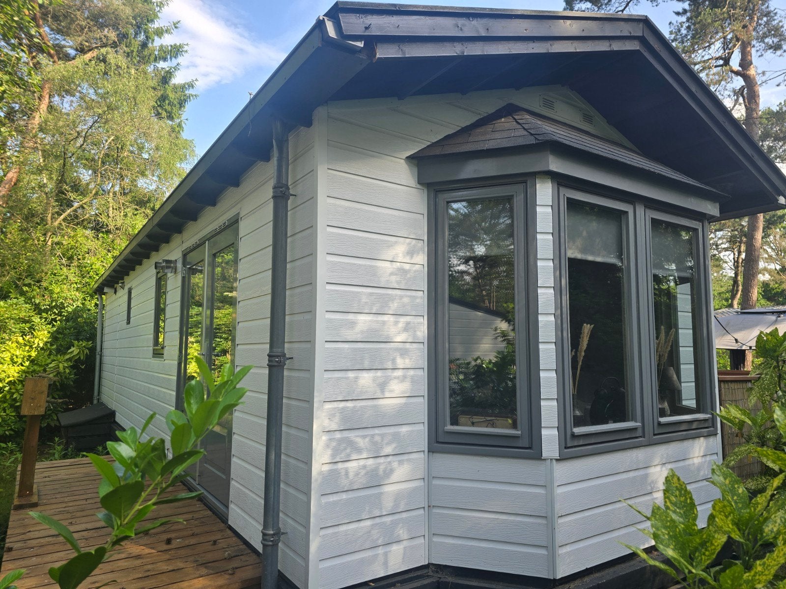Keurig chalet te koop op jaarcamping de Flaasbloem, Chaam, Caravans en Kamperen, Caravans, Particulier, Ophalen