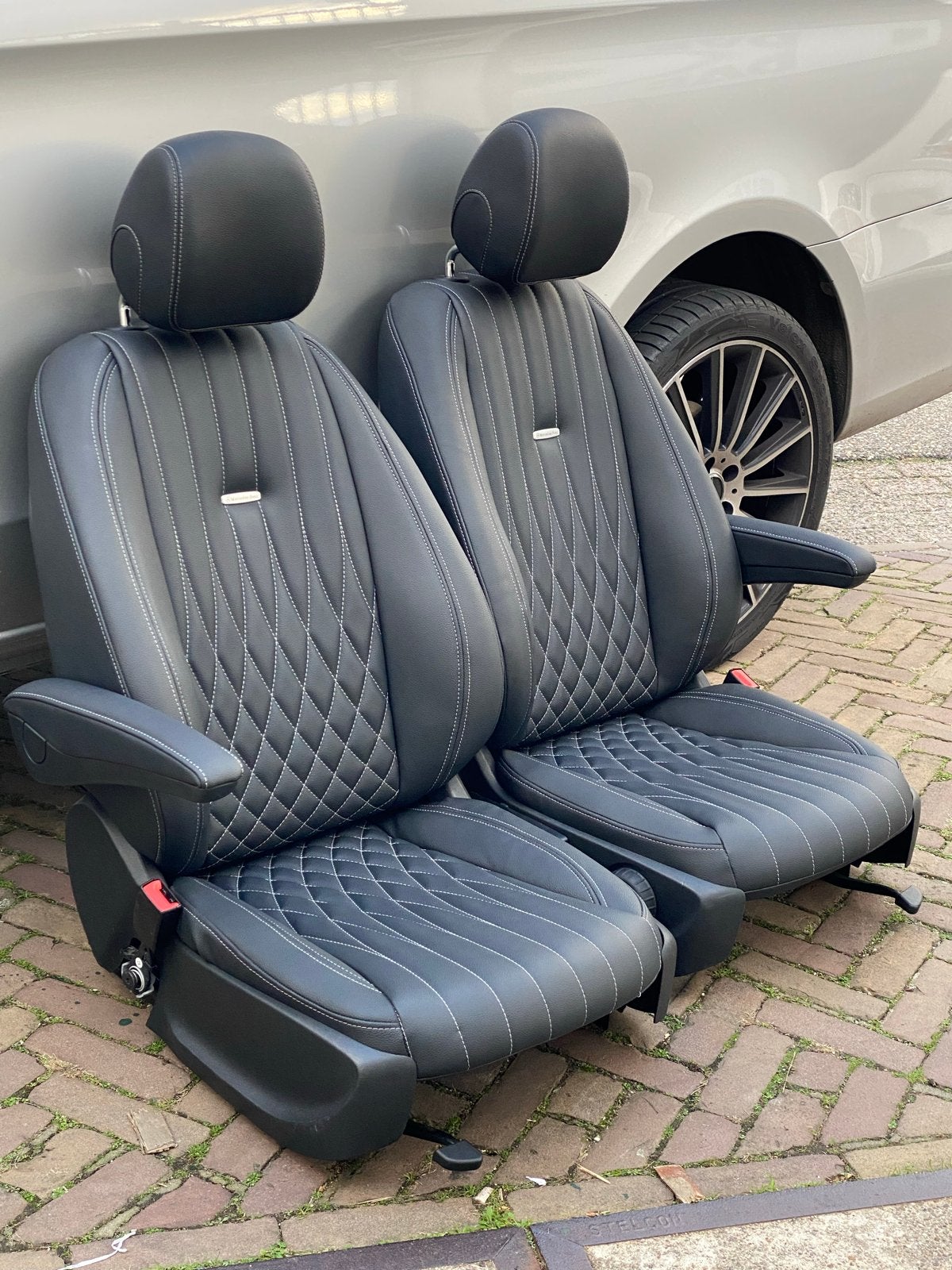Mercedes Vito W447 Bestuurdersstoel + Bijrijdersstoel leer, Ophalen, Mercedes-Benz, Nieuw, Auto seats