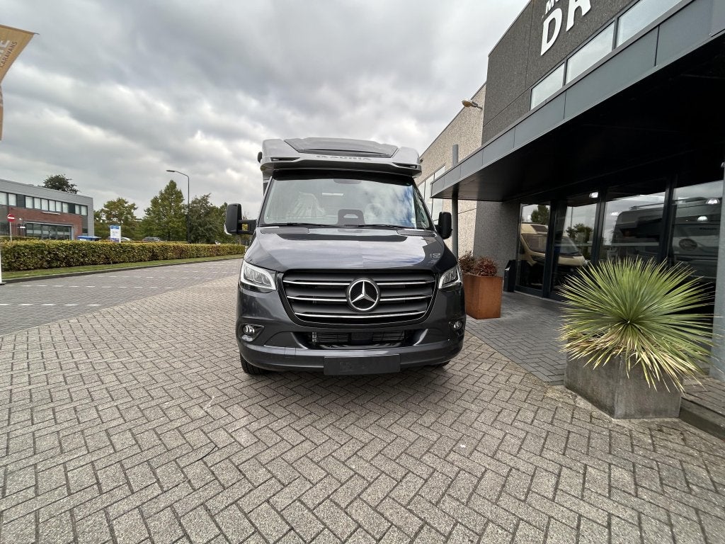 Wintersport uitvoering; Adria Coral 650SL Supreme., Caravans en Kamperen, Automaat, Vloeistofverwarming, Luifel, Bedrijf