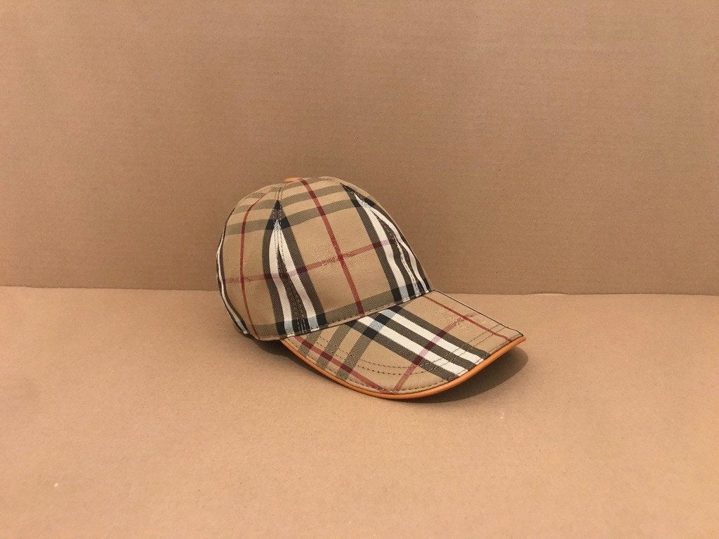 Burberry Pet Nieuw I-I, Ophalen, Nieuw, 57 cm (M, 7⅛ inch) of minder, Pet
