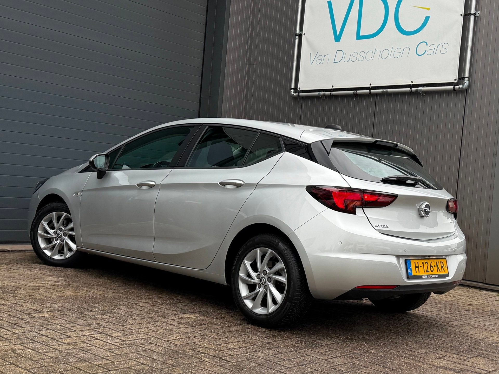Opel Astra 1.2 Edition | 2x PDC | Navigatie | Climate Contro, Voorwielaandrijving, Stof, Gebruikt, 1199 cc